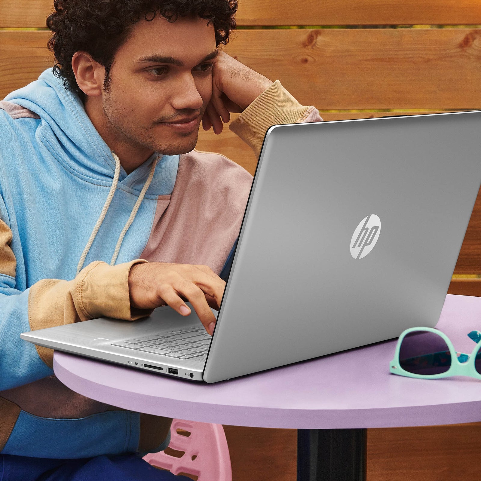 HP Laptop 17-CN2038NB Intel Core i5-1235U 8GB 480GB W11H AZERTY 8Y3W4EA#UUG
